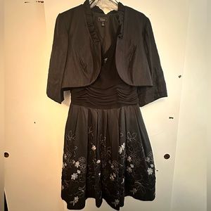 Black/ grey two piece dress set.